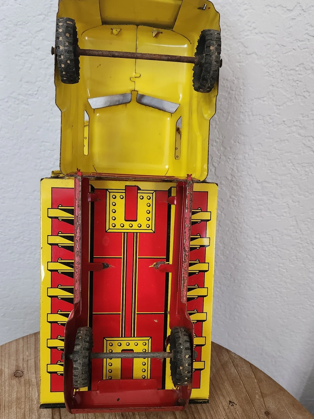 1950's VINTAGE.  Marx Litho. Lumar Contruction Co. Dump Truck Pressed Steel VTG